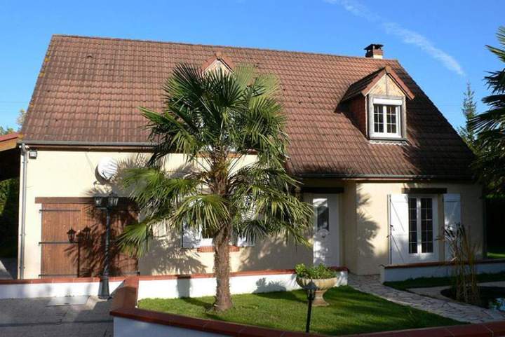 Découvrez un vaste choix d'ouvrage en PVC, alu ou bois dans notre point de vente.