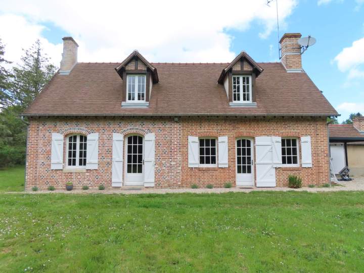 Embellissez et sécurisez votre propriété avec des portails robustes.