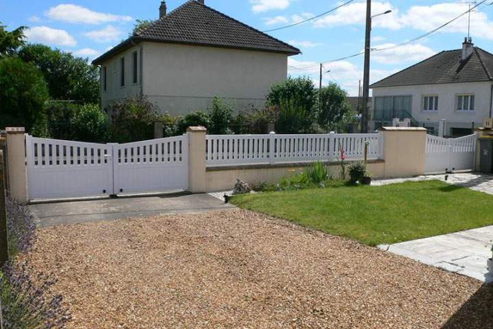 Pose de portails et clôtures en PVC ou alu Saint-Jean-de-Braye